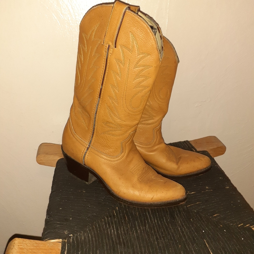 Durango vintage leather tan cowboy boots size 6